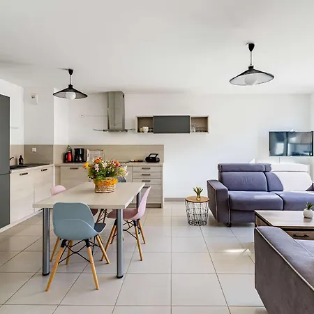 Moderne, Piscine, Parking Prive, Climatisation, 2 Διαμέρισμα *