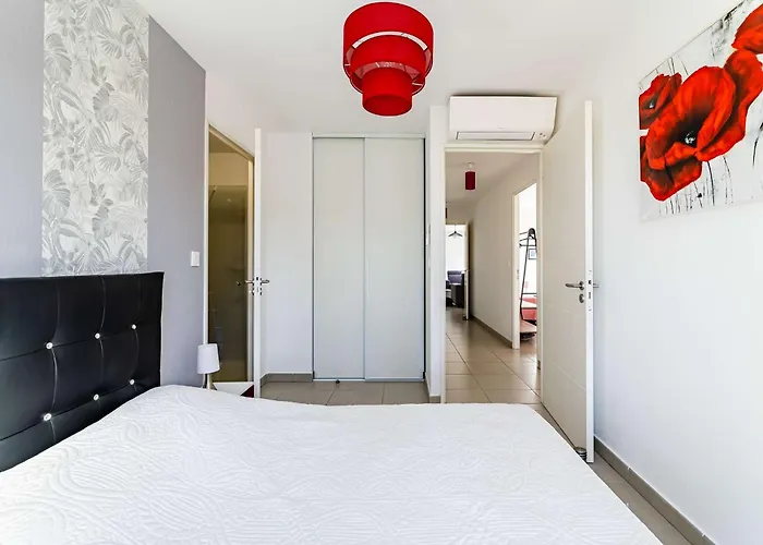 Moderne, Piscine, Parking Prive, Climatisation, 2 * Curet