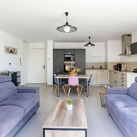 Moderne, Piscine, Parking Prive, Climatisation, 2